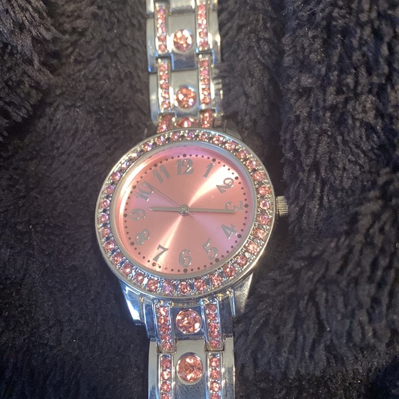 Pink metal and bedazzled watch - Picture 2 of 6